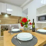 Tale - Brand New In Pula's Old Town, With Free Netflix And Wi-fi Appartamento