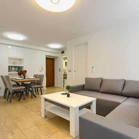 Tale - Brand New In Pula's Old Town, With Free Netflix And Wi-fi