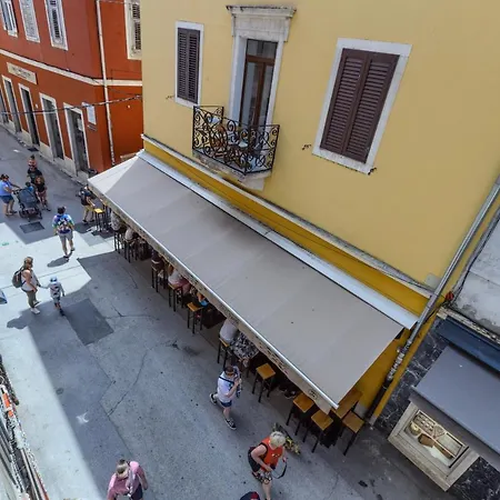 Tale - Brand New In Pula's Old Town, With Free Netflix And Wi-fi 아파트