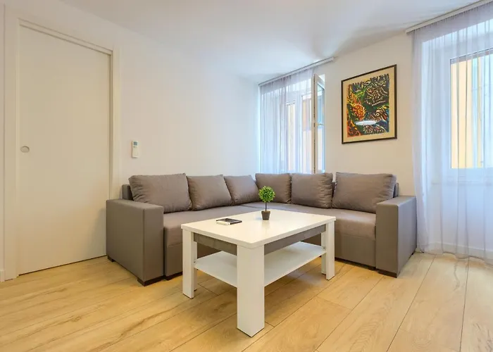 Tale - Brand New In Pula's Old Town, With Free Netflix And Wi-fi Appartamento