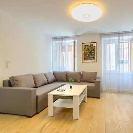 Apartment Tale - Brand New In Pula's Old Town, With Free Netflix And Wi-fi *