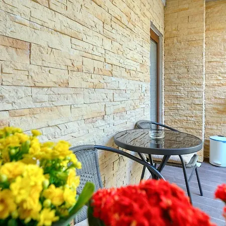 Tale - Brand New In Pula's Old Town, With Free Netflix And Wi-fi *