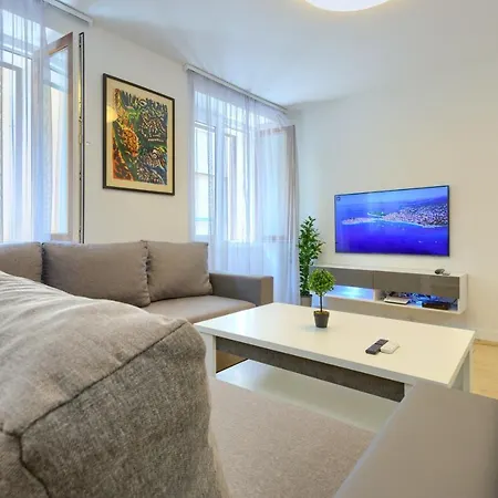 Tale - Brand New In Pula's Old Town, With Free Netflix And Wi-fi Apartment Pula