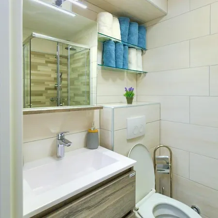 Apartment Tale - Brand New In Pula's Old Town, With Free Netflix And Wi-fi