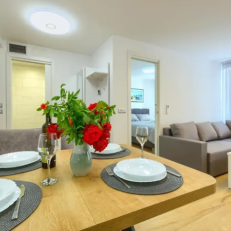 Apartment Tale - Brand New In Pula's Old Town, With Free Netflix And Wi-fi Pula