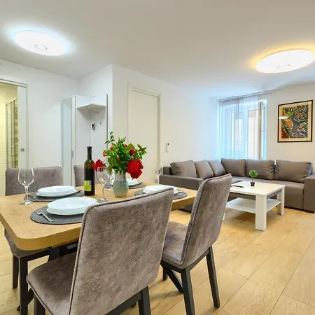 Tale - Brand New In Pula's Old Town, With Free Netflix And Wi-fi *