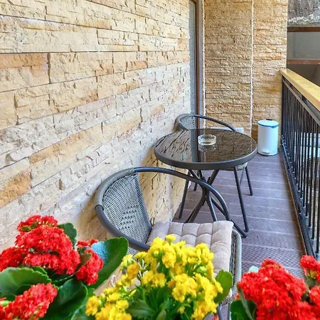 Tale - Brand New In Pula's Old Town, With Free Netflix And Wi-fi Appartement *