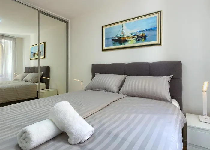 Tale - Brand New In Pula's Old Town, With Free Netflix And Wi-fi Διαμέρισμα Πούλα