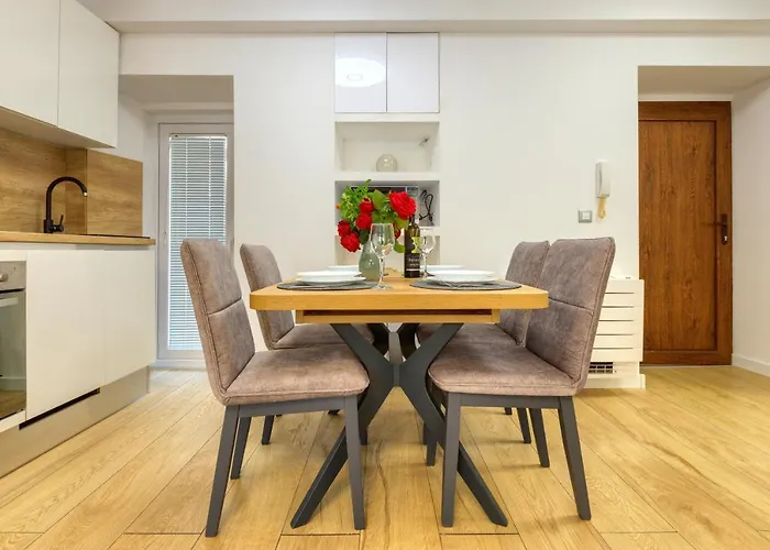 Tale - Brand New In Pula's Old Town, With Free Netflix And Wi-fi Πούλα