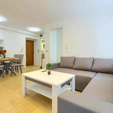 Tale - Brand New In Pula's Old Town, With Free Netflix And Wi-fi