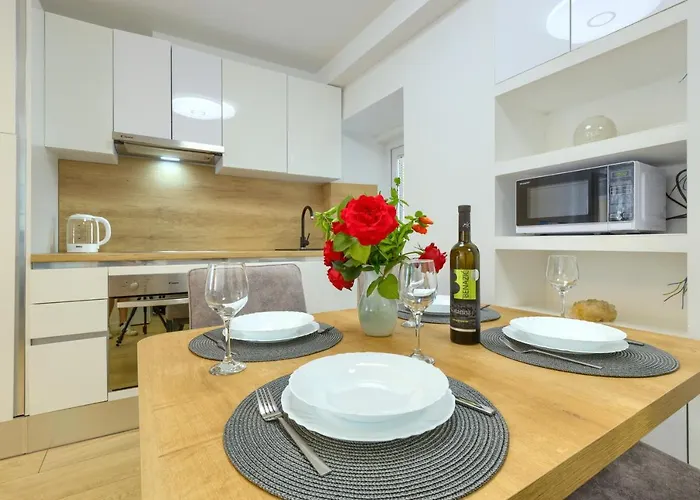 Tale - Brand New In Pula's Old Town, With Free Netflix And Wi-fi Апартаменты